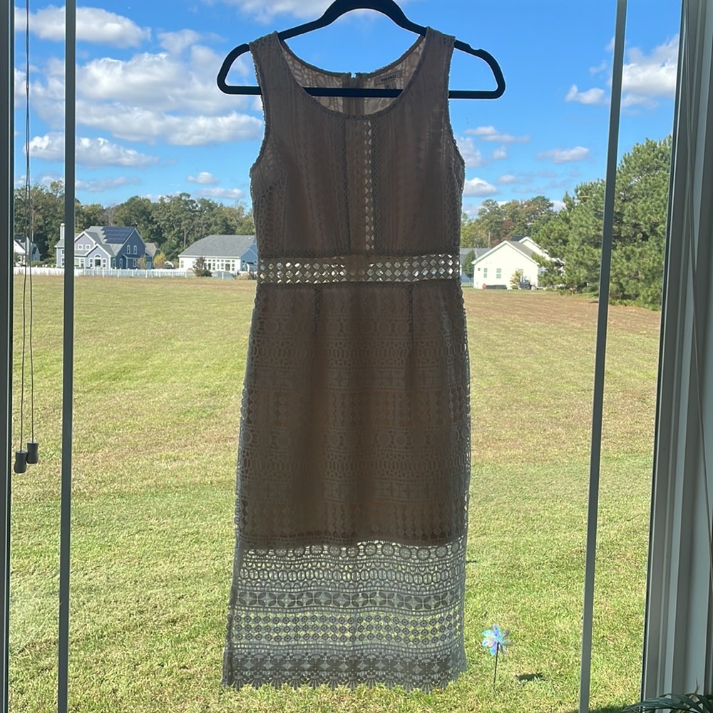 Soieblu Ivory Crochet Lace Sleeveless Midi Dress Size Small - Picture 6 of 7